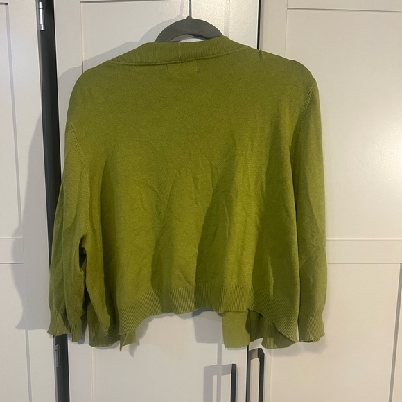 Ronni Nicole Shrug 2X - Picture 2 of 4